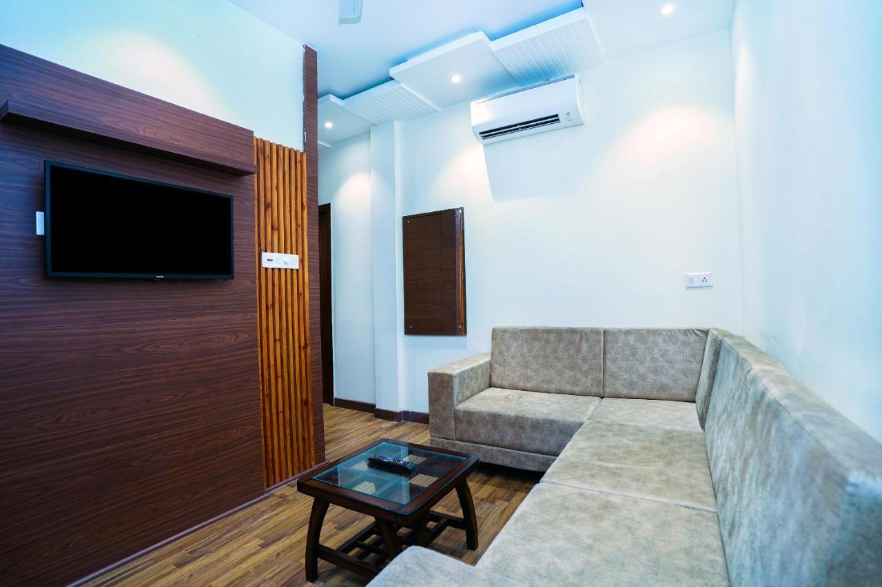 אמריצר Hotel Aura Grand By Levelup Hotels מראה חיצוני תמונה