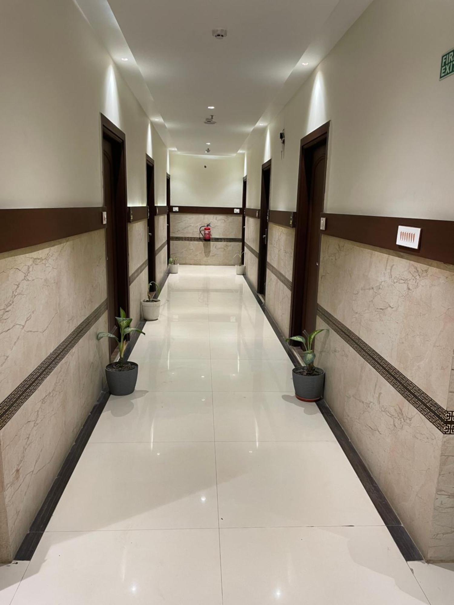 אמריצר Hotel Aura Grand By Levelup Hotels מראה חיצוני תמונה